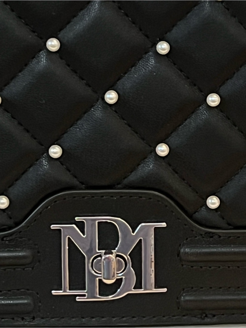 Badgley Mischka Quilted Crossbody Bag w/ Pearl Embellishments NWT - Picture 4 of 7